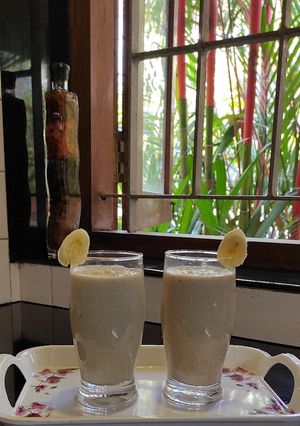 A picture of Oats Banana Smoothie.