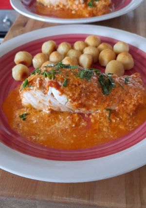 Una foto de Congrio en salsa de pimiento