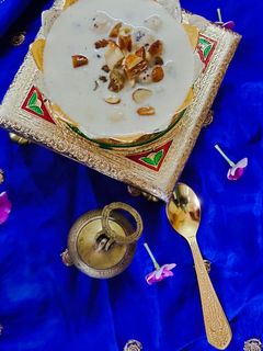 મખાના ખીર (Makhana Kheer Recipe In Gujarati) રેસીપી મુખ્ય ફોટો