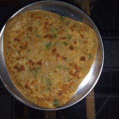 A picture of Onion Chilli paratha.
