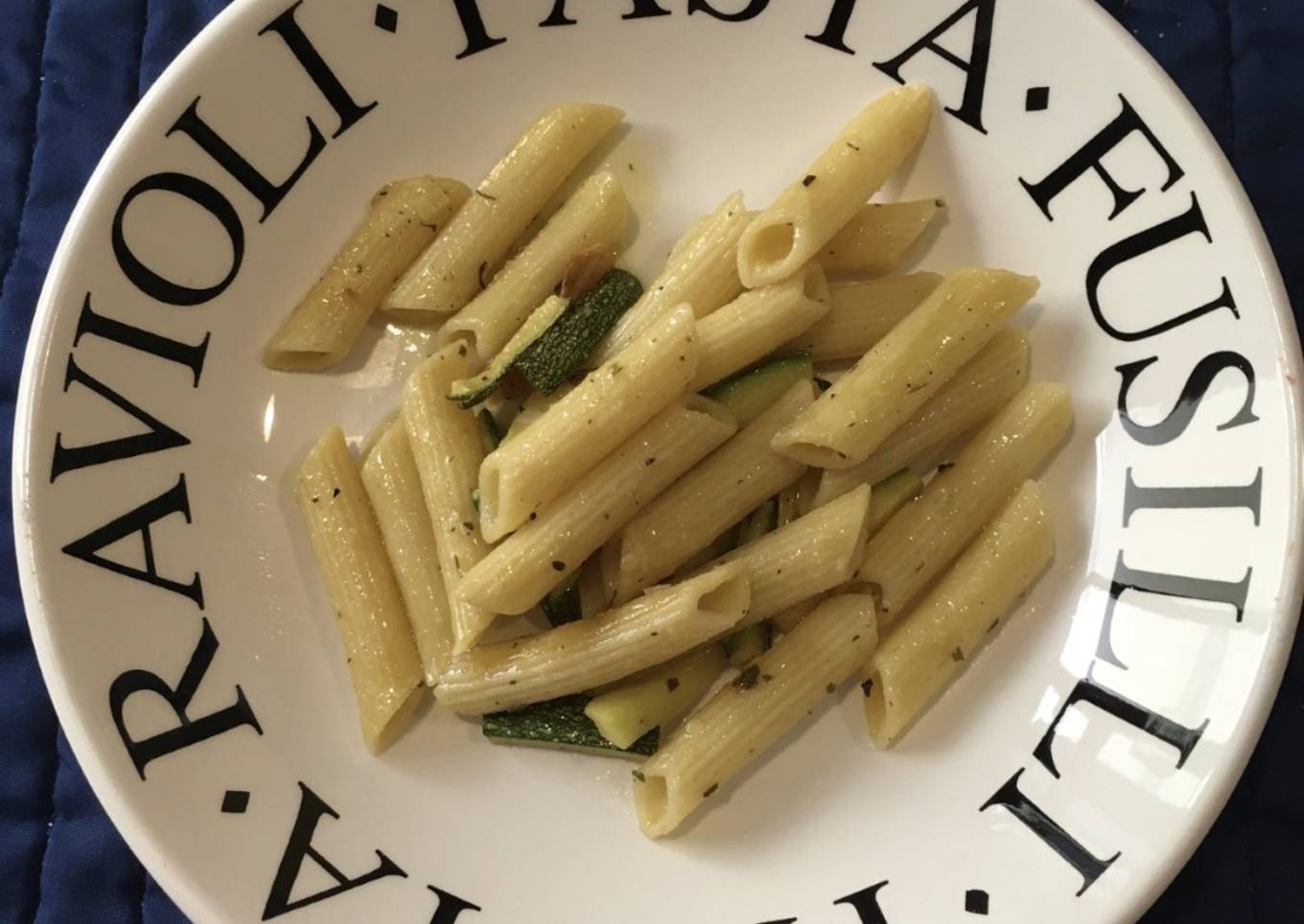 Penne con calabacitas  ©