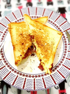Foto resep Sandwich toast with scramble egg & ham for breakfast