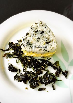 Foto resep Onigiri (nasi segitiga Jepang)