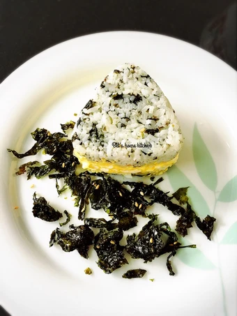 Cara Gampang Menyiapkan Resep  Onigiri (nasi segitiga Jepang) yang Lezat Sekali, Bikin Ketagihan