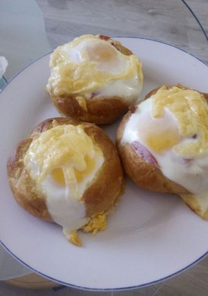 Szikkadt zsemléből reggeli recept fotója