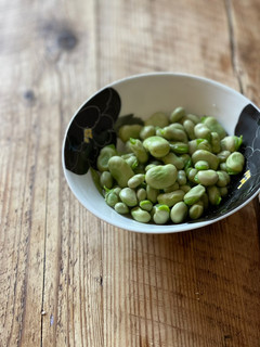 A picture of Boiled broad beans.