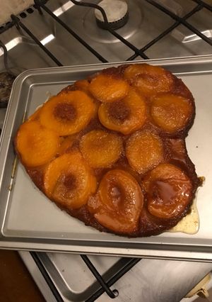 Una foto de Torta invertida de manzana