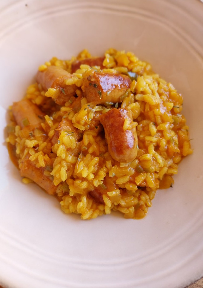 Una foto de Arroz meloso de salchichas