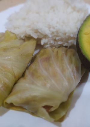 Una foto de Col rellena de atún