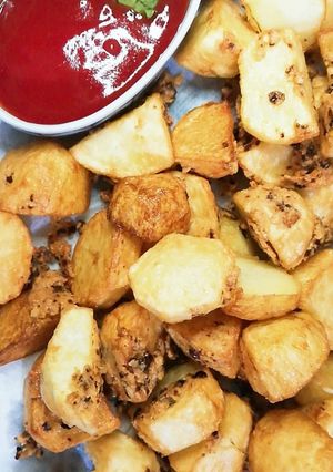 A picture of Crispy and crunchy patatos.