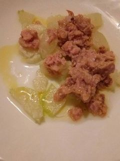 Una foto de Troncos de brócoli con atún aliñados