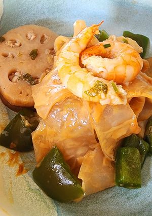 Hình của món Bánh tráng (miến dẹt) trộn bơ lạc.