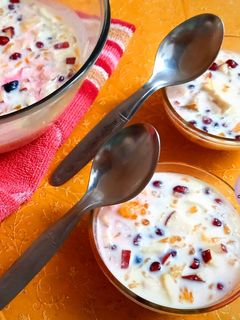 फ्रूट कस्टर्ड (fruit custard recipe in marathi) रेसिपी चे मुख्य फोटो
