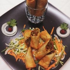 A picture of Veg Chinese Springrolls.
