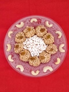 খইয়ের মোয়া (Khoier moya recipe in bengali) রেসিপির প্রধান ছবি