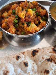 ફ્લાવર વટાણા નું શાક (Cauliflower Vatana Shak Recipe In Gujarati) રેસીપી મુખ્ય ફોટો