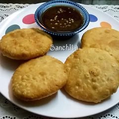 A picture of Aloo Ki Kachori (Kachori With Potato Stuffing).