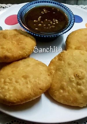 A picture of Aloo Ki Kachori (Kachori With Potato Stuffing).