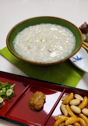 排骨吻仔魚粥(瓦斯爐生米煮法) 的食譜成品照片