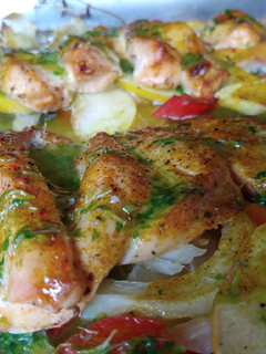 Una foto de Pollo al Horno pepitoria y Cajún. Muy Rico