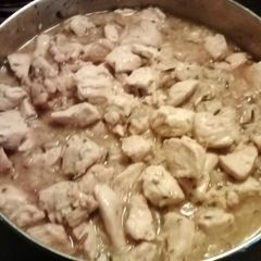 A picture of My chicken 🐔 and rice.