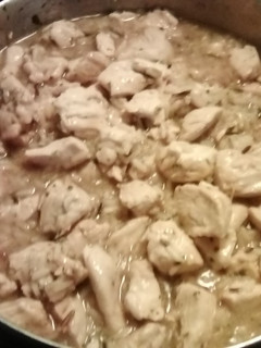 A picture of My chicken 🐔 and rice.