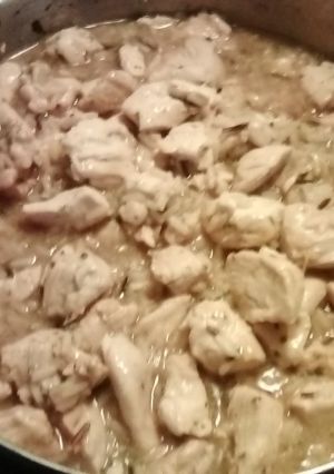 A picture of My chicken 🐔 and rice.