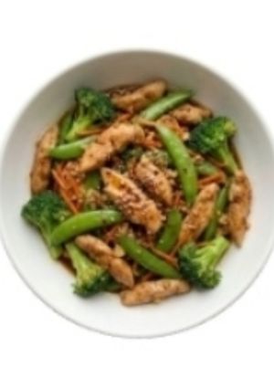Hình của món Spicy Chicken Stir-fry (Gà xào cay).