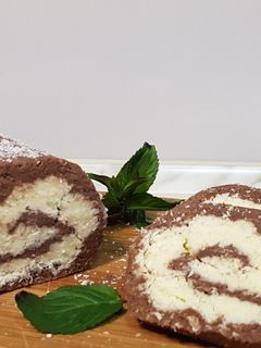 O poză a rețetei Ruladă de biscuiți cu nucă de cocos.