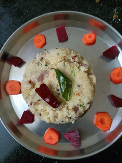 வெள்ள ரவை உப்புமா(white rava upma recipe in tamil) செய்முறை முக்கிய புகைப்படம்