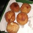 Bombitas de papa con jamón y queso