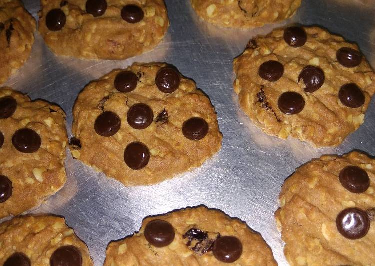 Oat meal cookies with raisin and Choco chips