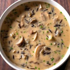 A picture of Mushroom soup.