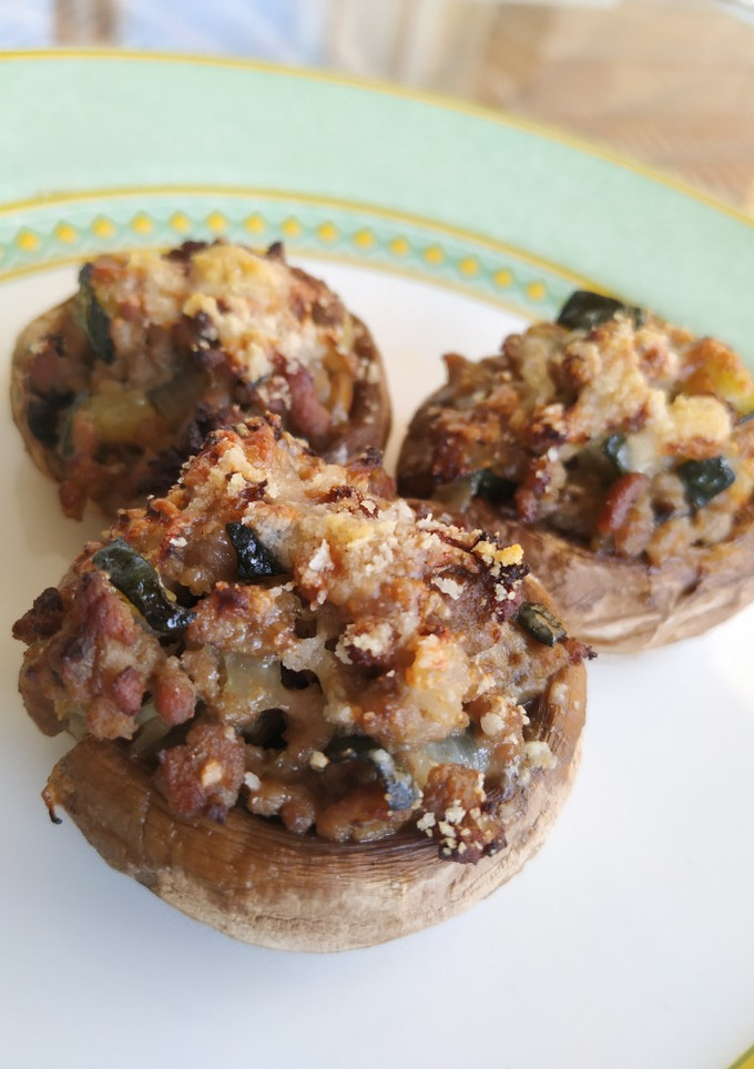 Una foto de Champiñones rellenos. 👩🏼‍🍳