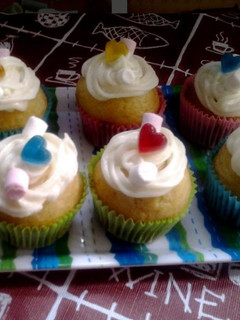 Una foto de Cupcakes de limón con crema de queso