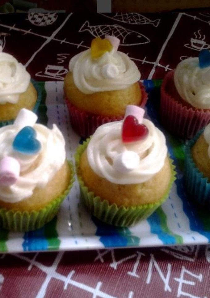 Una foto de Cupcakes de limón con crema de queso