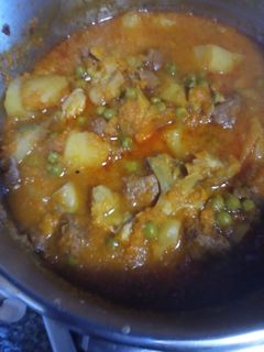 Una foto de Guisadillo de patatas con ternera en olla rápida