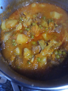 Una foto de Guisadillo de patatas con ternera en olla rápida