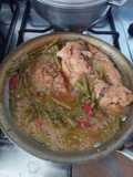 Pechuga guisada con habichuelas largas