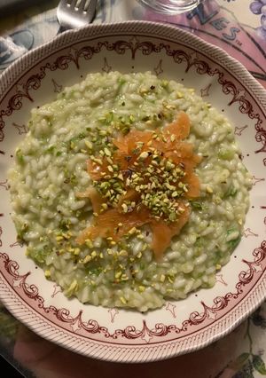 Foto di Risotto alle zucchine con salmone affumicato e granella di pistacchi