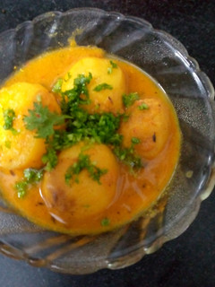 दम आलू (Dum Aloo recipe in hindi) रेसिपी मुख्य फोटो