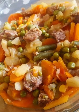 O poză a rețetei Legume cu carne de vită.