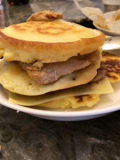 花生起士肉排鬆餅 的食譜成品照片
