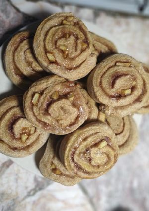 Una foto de Roll de harina integral y manzana 🍎
