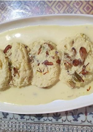 ब्रेड रसमलाई (bread rasmalai recipe in Hindi) रेसिपी मुख्य फोटो