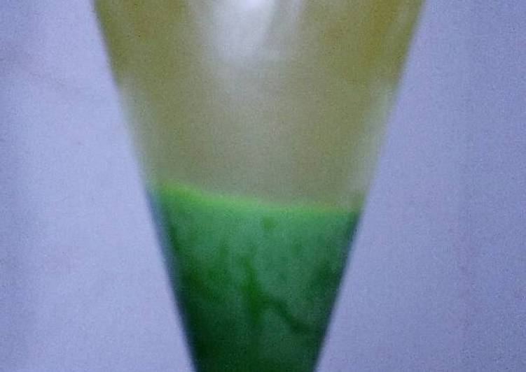 Langkah Mudah untuk Menyiapkan Ekstrak pandan / jus pandan homemade yang Lezat