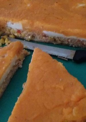 Una foto de Tarta de calabaza, pollo y choclo