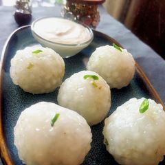 A picture of Steamed Sabudana Balls.