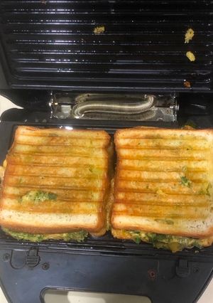 A picture of Potato sandwich.