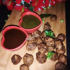 A picture of Ragi bonda.